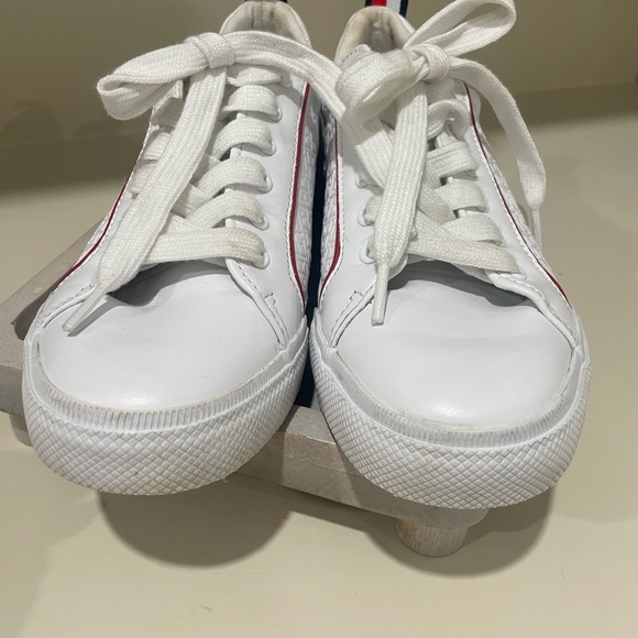 Tommy Hilfiger White and Red Embossed Sneakers - Picture 8 of 9